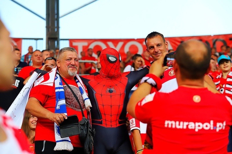 Piłkarska druga liga. Spiderman pomógł wygrać drużynie Widzewa!