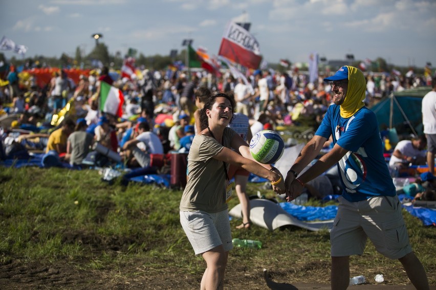 ŚDM 2016. Ponad 1,5 miliona pielgrzymów na czuwaniu w Brzegach [ZDJĘCIA]