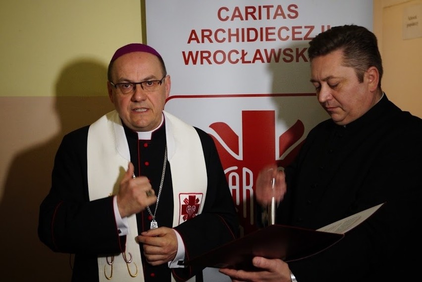 Wrocław: Nowy biskup zjadł śniadanie wielkanocne z najuboższymi