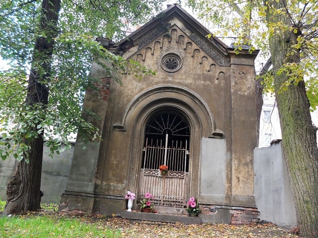 Ochronie na cmentarzu podlegać będzie m.in. neogotycka kaplica rodziny Beyer (opolskich cukierników) pochodząca z 1872 roku.