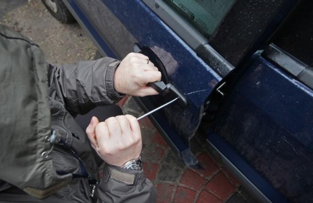Kradzież samochodu - co robić, jak walczyć o odszkodowanie. Poradnik