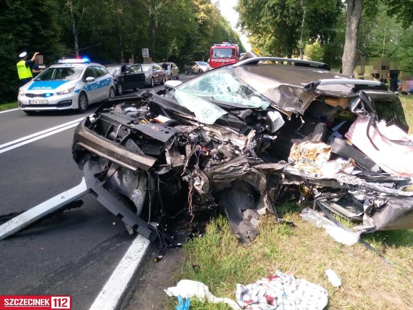 Samochód osobowy zderzył się z samochodem dostawczym