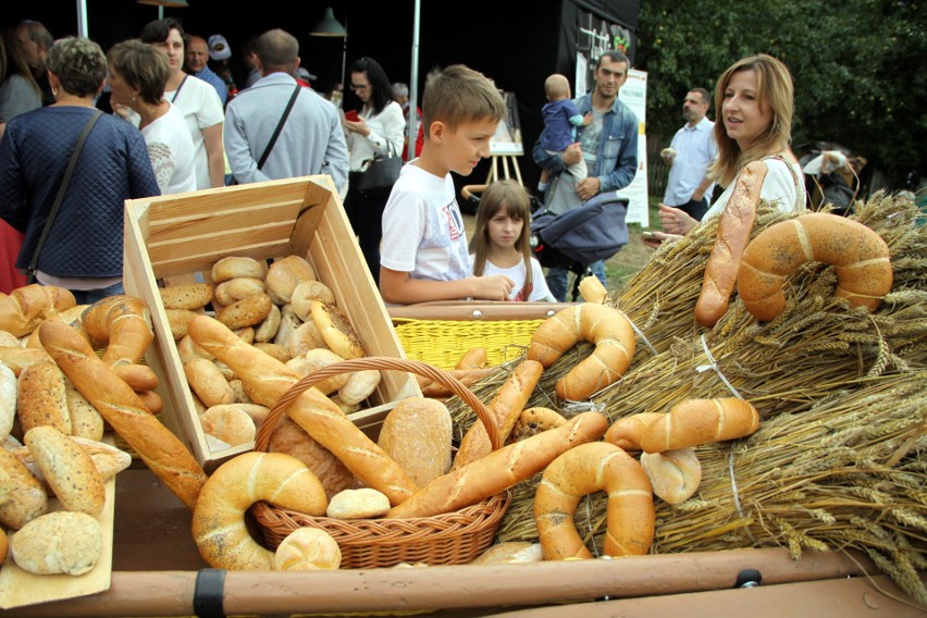 Lubelskie Święto Chleba w skansenie. Pieczywo i słodkości dobre jak kiedyś (ZDJĘCIA)