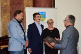 Powiat Żniński uhonorował najlepszych uczniów ze szkół ponadpodstawowych - zdjęcia. Gala w Pałacu Lubostroń