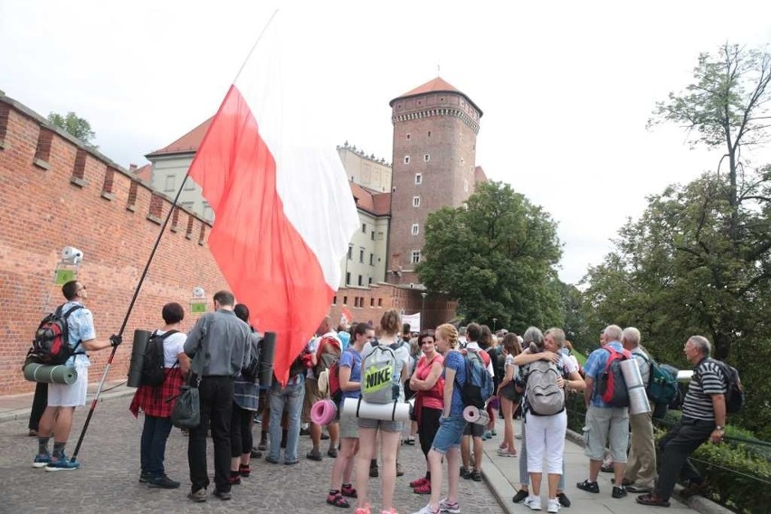 Kraków. Pielgrzymi tłumnie ruszyli na Janą Górę [ZDJĘCIA]