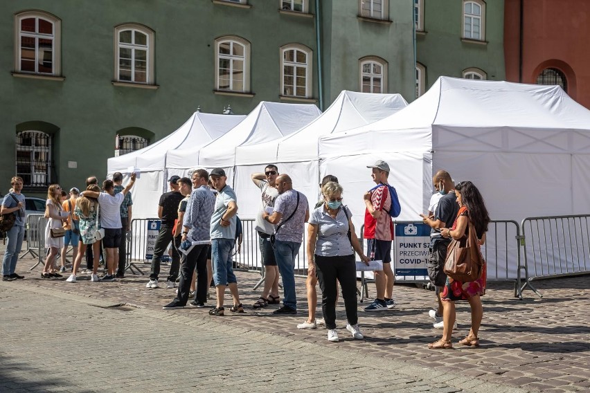 "Chcemy tę trzecią dawkę skierować w tej chwili szerzej....