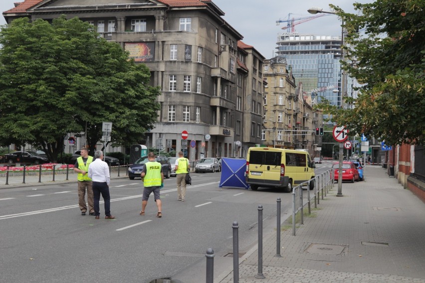 Tragiczny wypadek w centrum Katowic. Autobus przejechał...