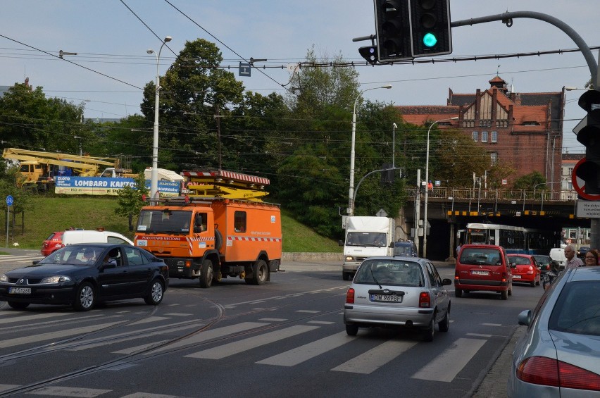 Wypadek tramwajowy przy Dworcu Nadodrze. Zderzyły się dwa wozy MPK