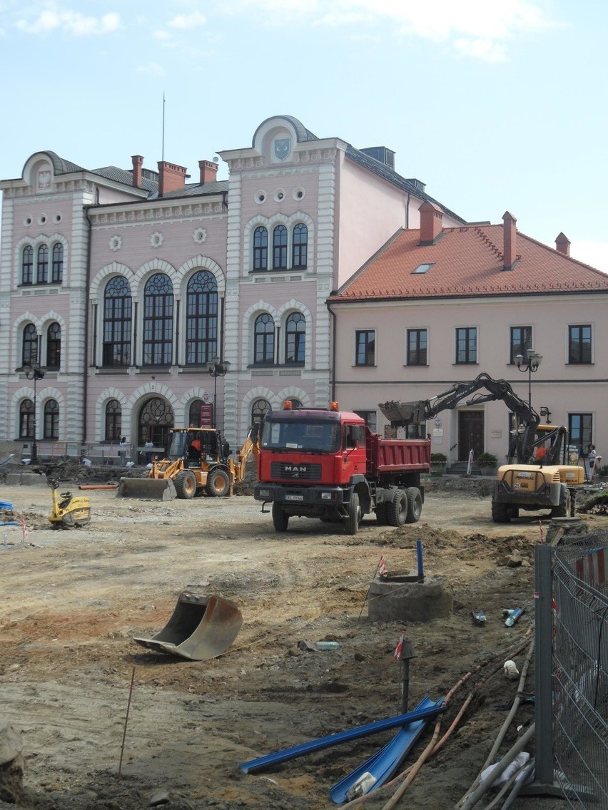 Samochody na żywieckim Rynku? Większość jest za! [ZDJĘCIA]