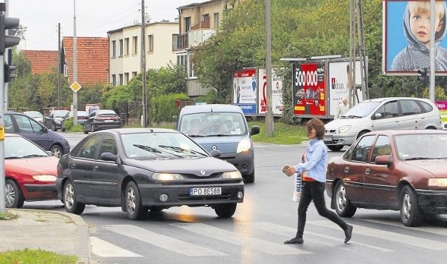 Częste awarie sygnalizacji na skrzyżowaniu ul. Piątkowskiej i Szydłowskiej zaczęły się pod koniec sierpnia. Światła wciąż nie zostały naprawione