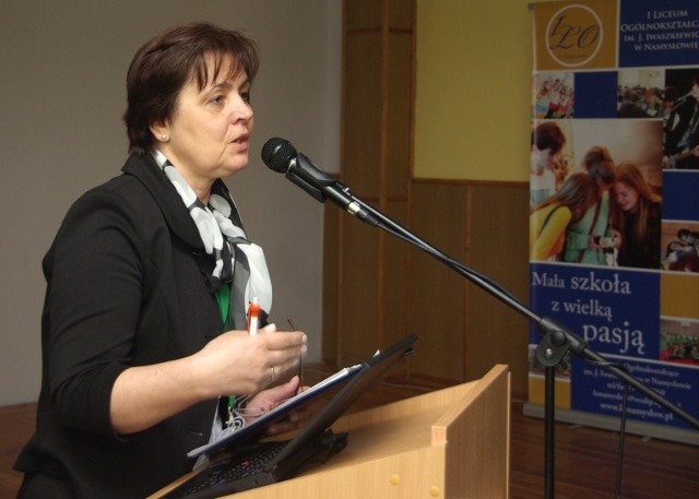 - Dzięki metodzie EWD można zobaczyć mocne i słabe strony nauczania w danej placówce - tłumaczyła Jolanta Wilczyńska, dyrektor I LO w Namysłowie.
