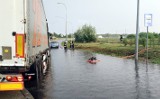 Oberwanie chmury i nawałnica nad powiatem łowickim. Straż interweniowała 26 razy. Są ofiary