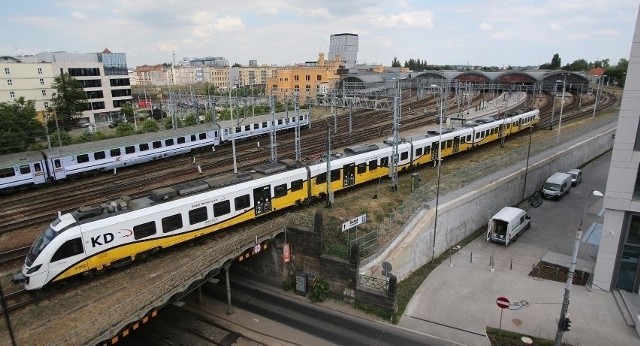 Pociąg Kolei Dolnośląskich / zdjęcie ilustracyjne