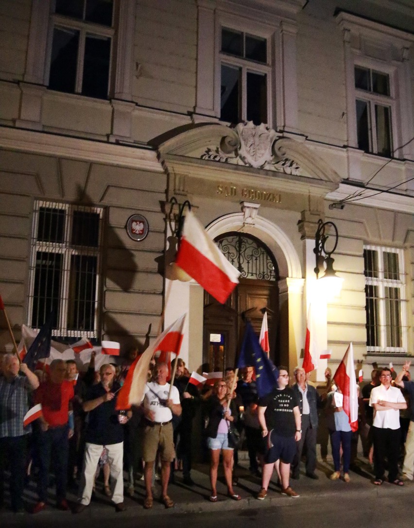 Przed sądeckim sądem manifestacja o trzecie veto [ZDJĘCIA, WIDEO]