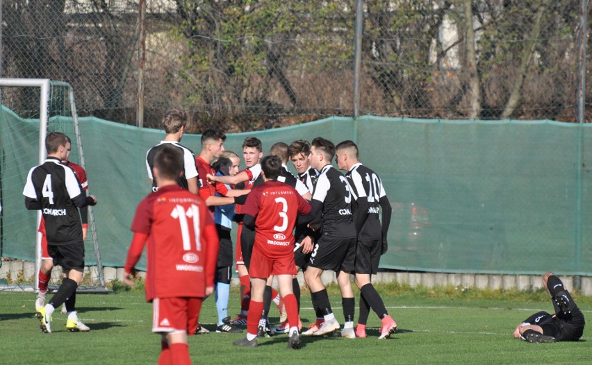 Centralna Liga Juniorów U-17: Wisła - Cracovia. Derby Krakowa pod wodzą... sędzin. "Pasy" przyćmiły "Białą Gwiazdę" [ZDJĘCIA]