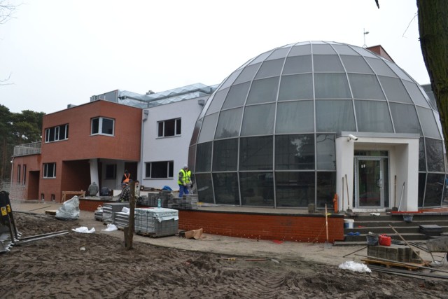 Wykonawca zakończy roboty do kwietnia. Potem przyjdzie czas na wyposażenie wnętrz Soleckiego Centrum Kultury. Na to też potrzebne będą pieniądze. I to sporo