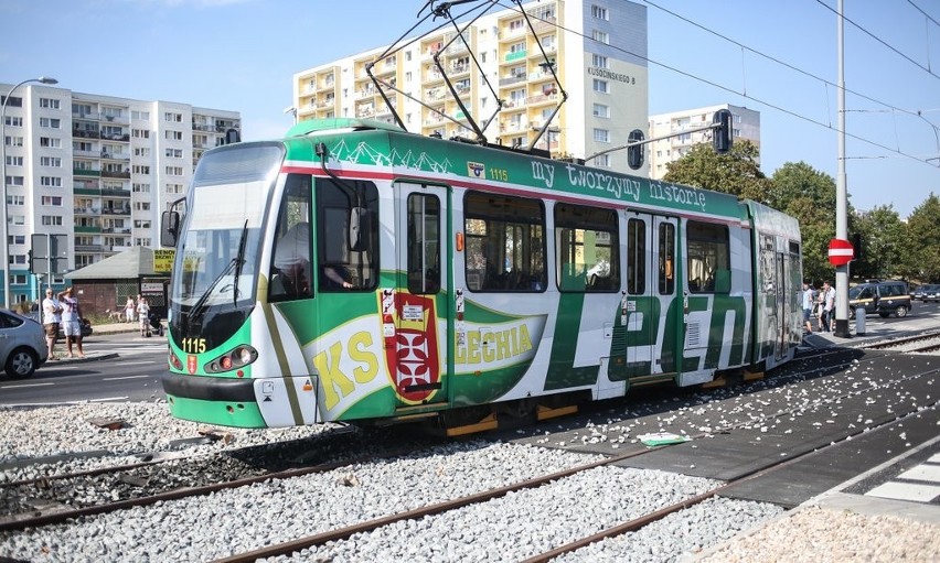 W samochód pogotowia technicznego uderzył tramwaj