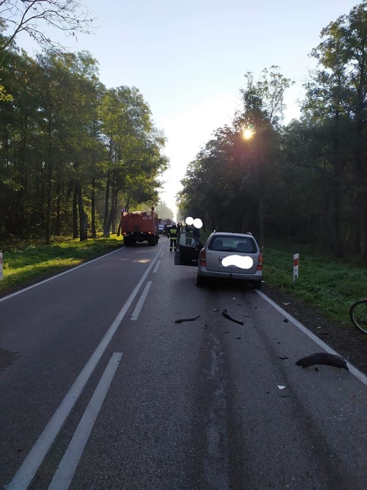 Łubin Kościelny. Wypadek na DK 66, zderzyły się dwa samochody. Jedna osoba trafiła do szpitala