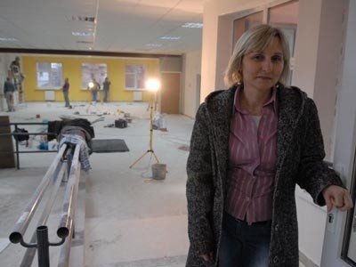 Dyrektorka podstawówki Małgorzata Szczepanik liczy, że jeszcze przed feriami uda się otworzyć nową część szkoły.