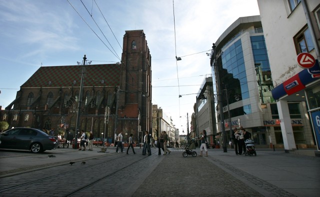 Skąd przyjeżdżają wrocławskie słoiki? Gdzie wyjeżdżają wrocławianie? Sprawdziliśmy najnowsze dane GUS w tym temacie (są to dane za 2019 rok).Zobaczcie, mieszkańcy jakich regionów Polski najczęściej wybierają Wrocław jako miejsce do życia, a także, dokąd wyjechało najwięcej wrocławian.Czytaj dalej na kolejnych slajdach - posługuj się klawiszami strzałek, myszką lub gestami.