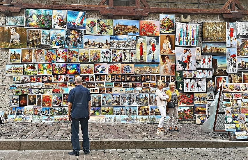 Kraków. Najbardziej kolorowe mury obronne w mieście [ZDJĘCIA]