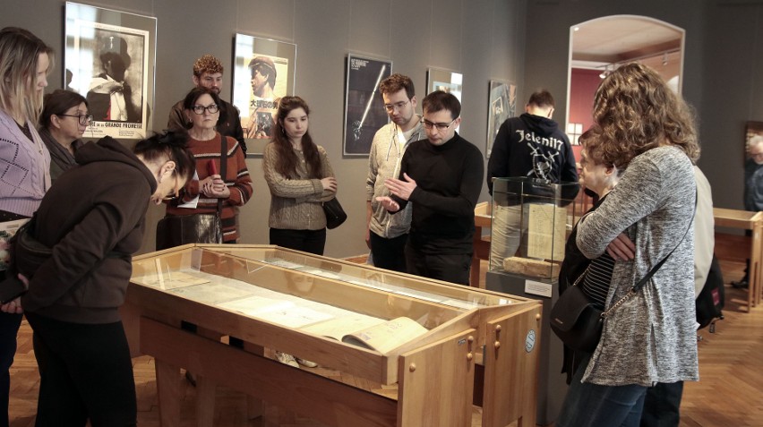 Wystawę "Z archiwum Andrzeja Wajdy" oglądać możemy w muzeum...