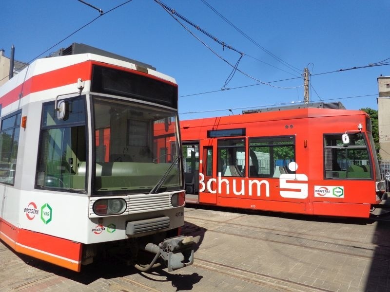 Z Bochum przyjechały również dwa używane tramwaje NF6D. W...