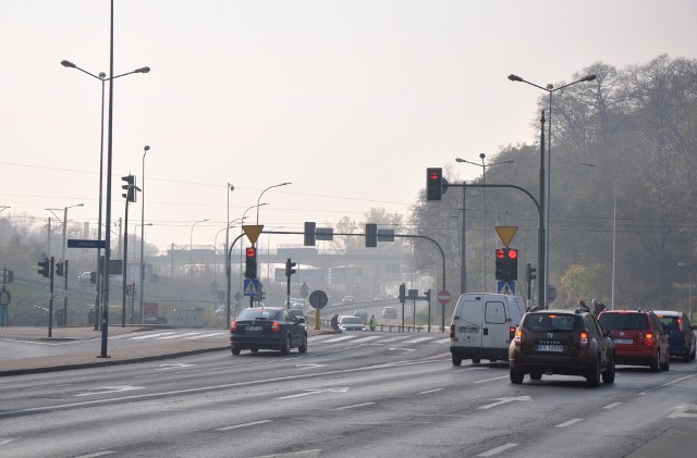 Cała Polska odczuła skutki smogu. Zwłaszcza w mroźne dni zanieczyszczenie powietrza dało się Polakom we znaki. Zewsząd alarmowano o ograniczenie wychodzenia z domu czy zaniechanie aktywności fizycznej.