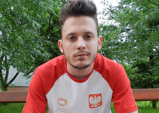 Adrian Ojdana z medalami mistrzostw Polski.