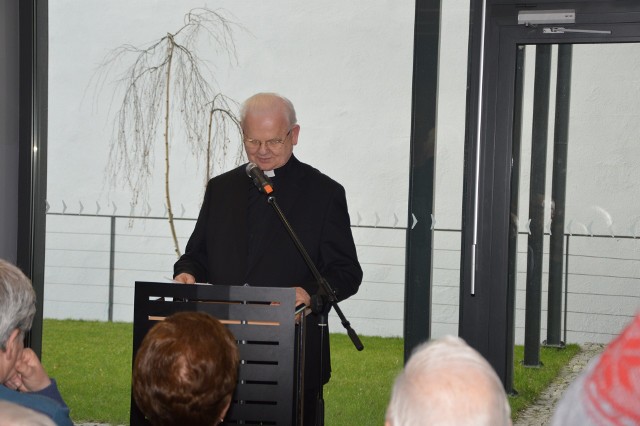 Pierwszy z cyklu wykładów „Po co światu… teologia?” w Miejskiej Bibliotece Publicznej w Opolu wygłosił ks. prof. Helmut Sobeczko.