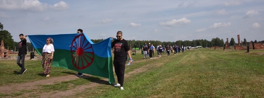 Dzień Pamięci o Zagładzie Sinti i Romów w miejscu ich kaźni [ZDJĘCIA]