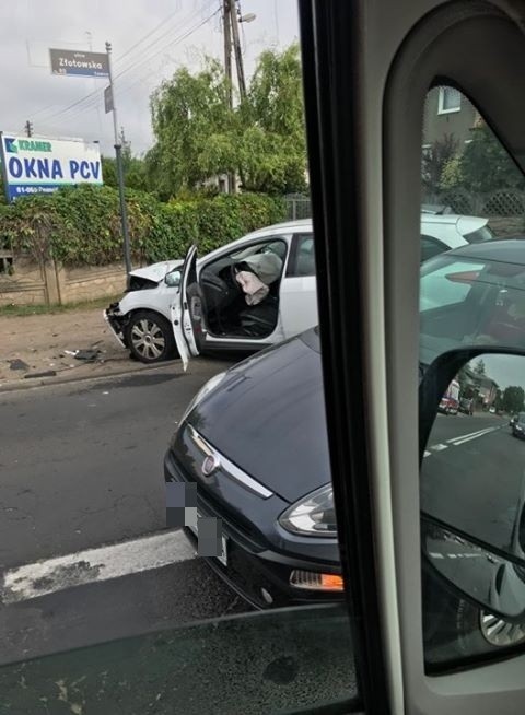 Wypadek na skrzyżowaniu Złotowskiej i Perzyckiej.