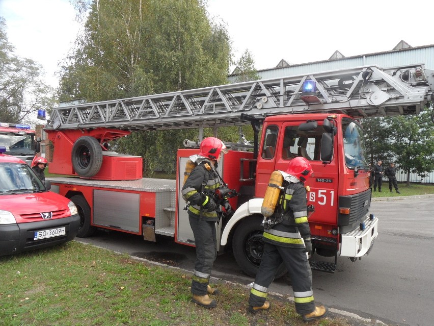 Ćwiczenia strażaków na terenie huty ArcelorMittal w Sosnowcu