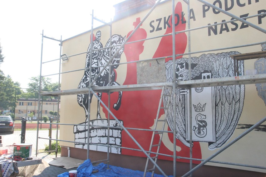 Mural historyczny w Starym Lubiejewie. Uroczyste odsłonięcie zaplanowano na 1.09.2021. Będzie też wystawa sprzętu wojskowego. Zdjęcia