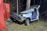 Śmiertelny wypadek w Wylatkowie. Kierujący samochodem uderzył w drzewo