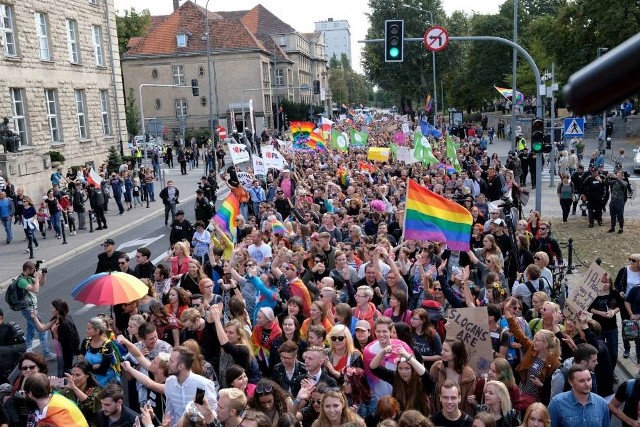 Marsz Równości przeszedł przez Poznań. Było kolorowo!