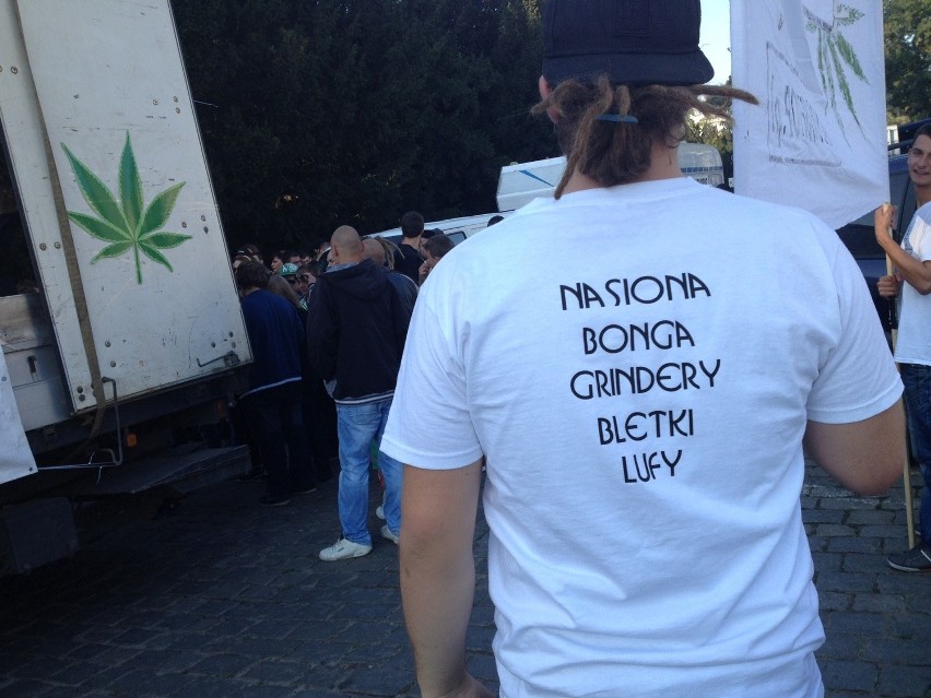 Marsz Wyzwolenia Konopi przeszedł przez Wrocław. Marihuana lekiem? (ZDJĘCIA)