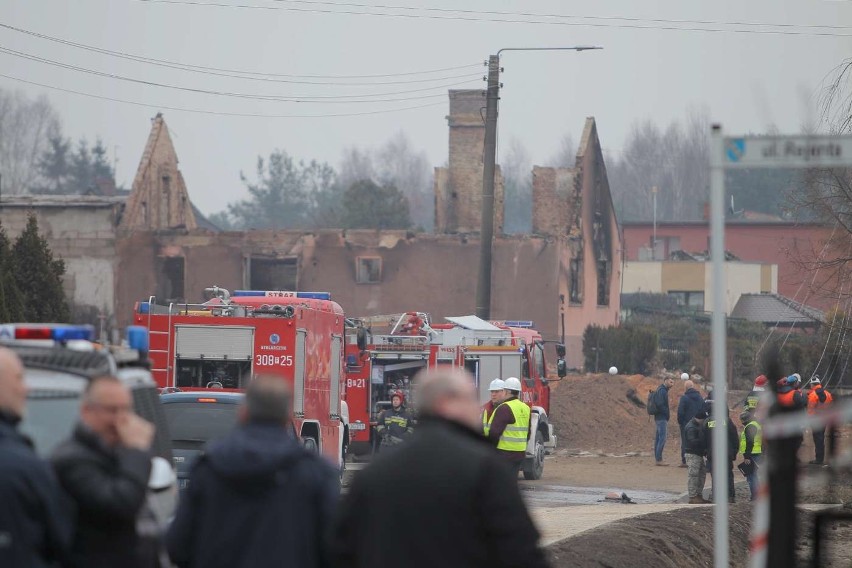 Wybuch i pożar w Murowanej Goślinie - spłonęły trzy domy.