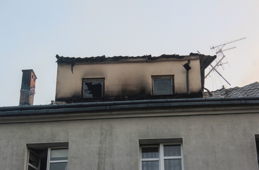 Wielki pożar DPS przy ul. Głowackiego w Lublinie. Sytuacja jest opanowana. Zobacz zdjęcia 