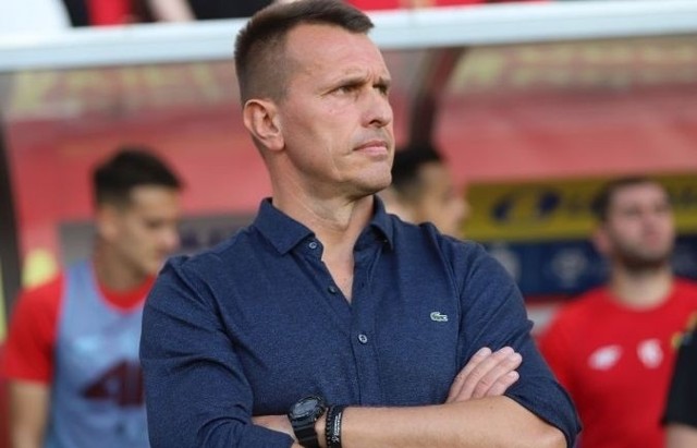 -Sami utrudniliśmy sobie zadanie - powiedział Leszek Ojrzyński, trener Korony Kielce, po porażce 0:1 z Wartą Poznań.