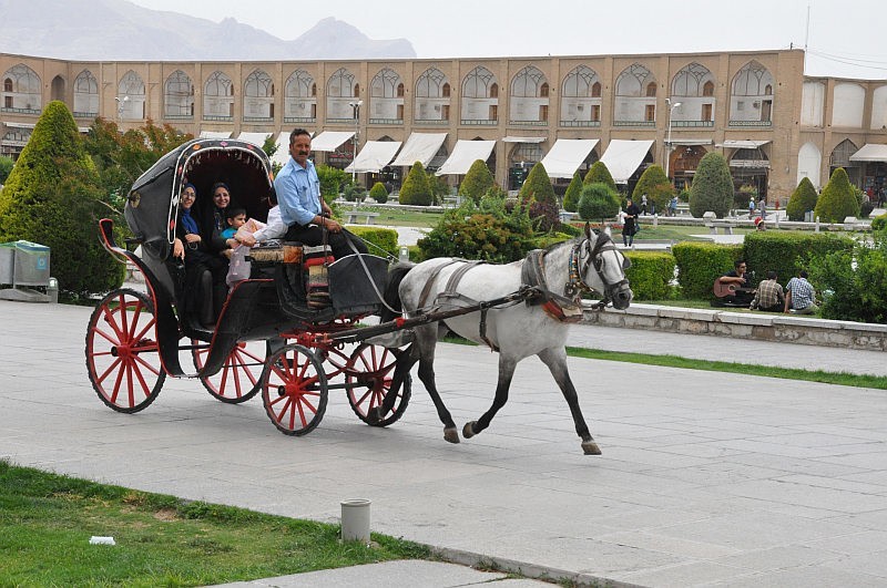 Iran. Isfahan. Plac Imama - centrum "połowy świata"