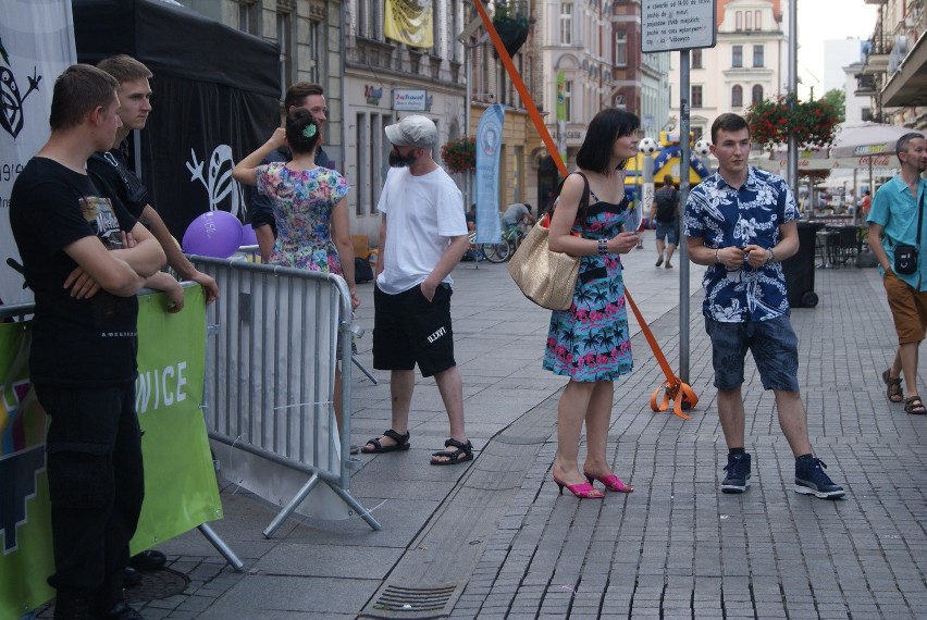 Katowice: Mash Up Hawaii Party na Mariackiej 