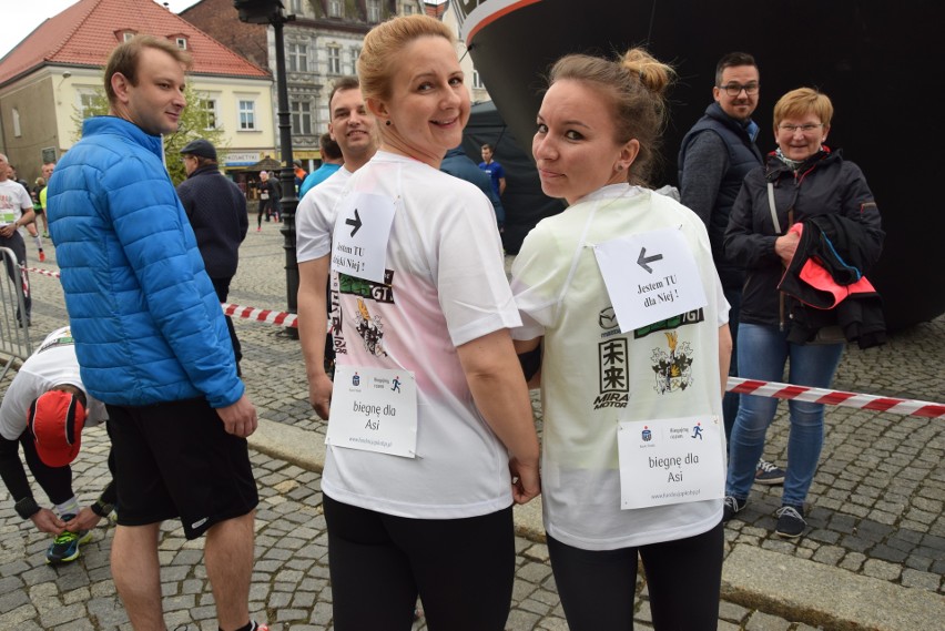 II Tarnogórski Półmaraton: Ponad 300 osób pobiegło dla Asi