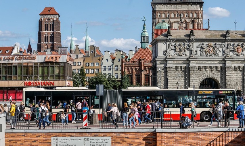 Budynek LOT-u w Gdańsku. MKiDN uchyliło decyzję zakazującą wyburzenia obiektu. „Należy ustalić wszystkie okoliczności”