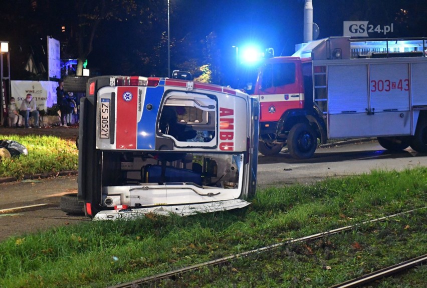 Wypadek na al. Wojska Polskiego w Szczecinie. Karetka zderzyła się z samochodem osobowym