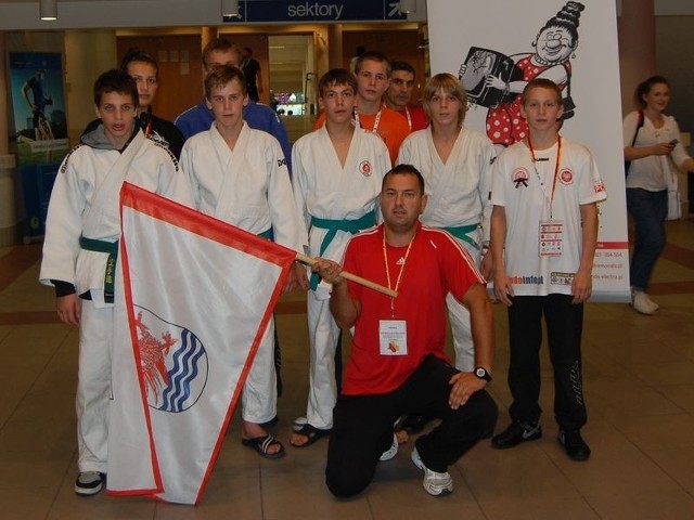 Judocy Gryfa-3 po występach w Warsaw Open dwa tygodnie temu. Teraz najlepszych zawodników z obiektu przy ul. Madalińskiego w Słupsku zobaczymy w hali Gryfia. 