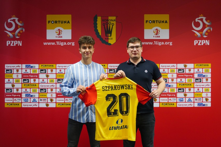 Pomocnik Marcin Szpakowski został piłkarzem Korony Kielce....