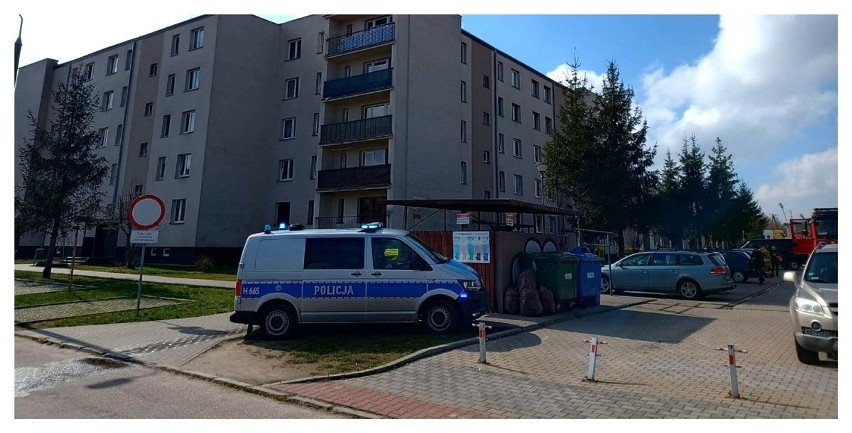Pożar w Makowie Mazowieckim. W wyniku pożaru mieszkania na osiedlu Ciechanowska, jedna osoba trafiła do szpitala