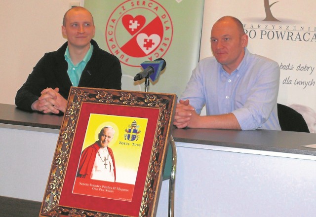 Wśród licytowanych przedmiotów będzie obraz świętego Jana Pawła II podarowany przez kardynała Kazimierza Nycza.