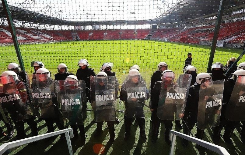 Policja wizytowała stadion Widzewa. Lustracja stanu...